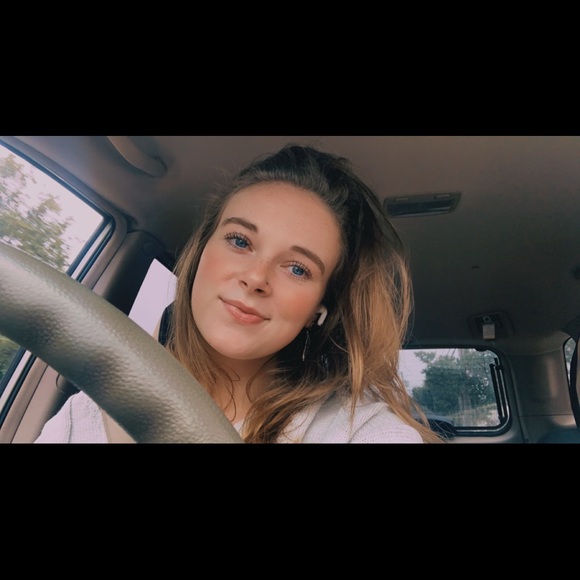 Meet your Posher, Laney - Picture 3 of 8